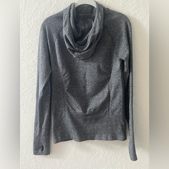 Athleta Gray Long Sleeve Hoodie Size Medium - Picture 5 of 6